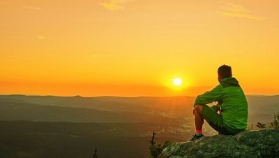Die professionellen Wander-Guides des Bodenmaiser Hof zeigen Hotelgästen die schönsten Plätze des Bayerischen Waldes – zum Beispiel mit Blick vom Großen Arber bei Sonnenaufgang