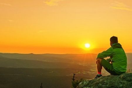 Die professionellen Wander-Guides des Bodenmaiser Hof zeigen Hotelgästen die schönsten Plätze des Bayerischen Waldes – zum Beispiel mit Blick vom Großen Arber bei Sonnenaufgang