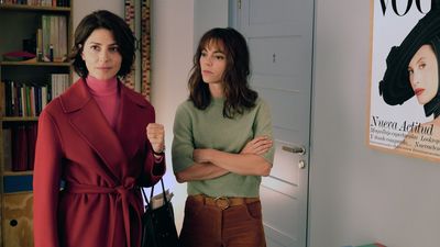 Die Werbefilmerin Elsa (Barbara Lennie) und ihre Kollegin und Freundin Patricia (Victoria Luengo)