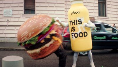 Mit der neuen Kampagne und dem Claim "Hunger, eat this" geht yfood in die Offensive gegen Junkfood