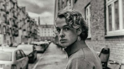 Fans dürfen sich 2024 auf den schwedischen Singer-Songwriter Isak Danielson freuen
