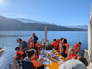 Neugierige Besatzung: Das Expeditionsschiff des Familienhotels Post Neugierige Besatzung: Das Expeditionsschiff des Familienhotels Post
