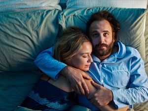 Audrey (Zoé Marchal) und Rémi (Vincent Macaigne) Audrey (Zoé Marchal) und Rémi (Vincent Macaigne)