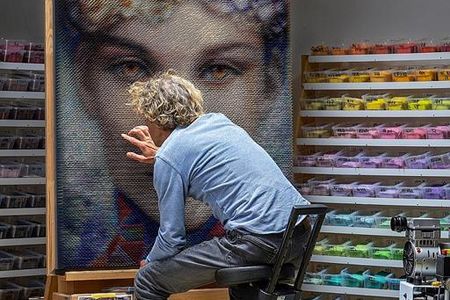 Maxim Wakultschik in seinem Atelier/Studio