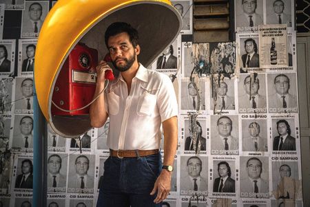 Marcelo (Wagner Moura) hofft in der Küstenstadt Recife seinen Sohn wiederzufinden