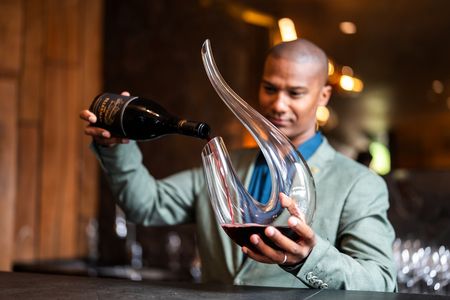 Joe Beziek vom Ellerman House wird zum „Best Young Sommelier 2026" des Landes gekürt