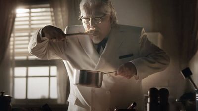 Colonel Sanders probiert Mac & Cheese