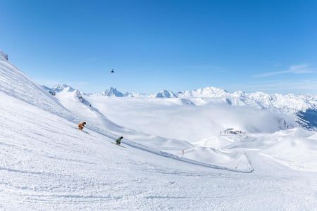 Mit reichlich Musik, Sicherheitstrainings und kostenlosen Materialtests startet St. Anton am Arlberg/Tirol am ersten Dezemberwochenende 2023 in die Wintersaison