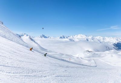 Mit reichlich Musik, Sicherheitstrainings und kostenlosen Materialtests startet St. Anton am Arlberg/Tirol am ersten Dezemberwochenende 2023 in die Wintersaison
