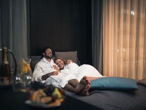 Nicht nur während der ruhigen Wintermonate erleben Paare in den exklusiven Pool Suites der Südtiroler Therme Meran eine intensive Auszeit vom Alltag Nicht nur während der ruhigen Wintermonate erleben Paare in den exklusiven Pool Suites der Südtiroler Therme Meran eine intensive Auszeit vom Alltag