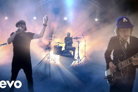 Die "POWER UP"-Tour, benannt nach ihrem neuesten Studioalbum, das in 21 Ländern Platz 1 erreichte