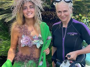 Gaby Fey mit Inès, einem ihrer französischen Models