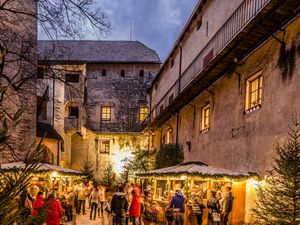 Beim Schlossadvent in Schloss Schenna kommen Besucher nicht nur in den Genuss der Südtiroler Küche, sondern können auch ihren Liebsten daheim handgemachte Produkte mitbringen Beim Schlossadvent in Schloss Schenna kommen Besucher nicht nur in den Genuss der Südtiroler Küche, sondern können auch ihren Liebsten daheim handgemachte Produkte mitbringen