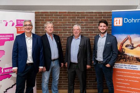 B.U.: v.l.n.r.: Lothar Grünewald, Wolf-Dietrich Spelsberg, Geschäftsführung August Dohrmann GmbH, Jürgen Hardt und Cedric Schütz, Grünewald Consulting