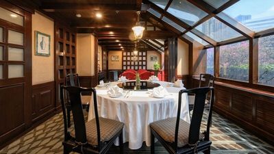 Auf der Karte des Dynasty im Centara Grand at Central Plaza Ladprao Bangkok stehen neben traditionellen kantonesischen Gerichten auch Rezepte aus der kaiserlich-chinesischen Küche