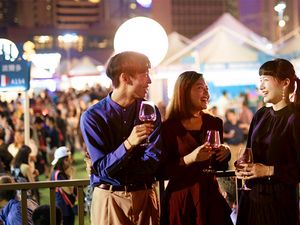 Das Hong Kong Wine & Dine Festival ist ein jährliches Fest mit kulinarischen Angeboten Ende Oktober Das Hong Kong Wine & Dine Festival ist ein jährliches Fest mit kulinarischen Angeboten Ende Oktober