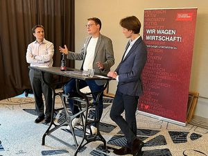 Dr. Daniel Mitrenga, Moritz Körner, Veit Ulbricht Dr. Daniel Mitrenga, Moritz Körner, Veit Ulbricht