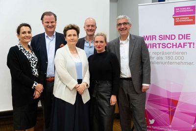 Gruppenfoto: v.l.n.r.: Angela Peters, Marco van der Meer, Christa Stein, Andreas Oehme, Ruth Scheuvens, Lothar Grünewald