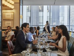 Das Four Seasons Hotel Toronto at Yorkville hat zwei Sterne für sein Restaurant bekommen Das Four Seasons Hotel Toronto at Yorkville hat zwei Sterne für sein Restaurant bekommen