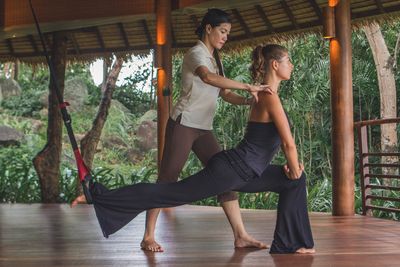 Im thailändischen Kamalaya Wellness Sanctuary & Holistic Spa auf Koh Samui finden Gäste in Zeiten von Dauerstress und digitaler Überlastung Raum für medizinisch fundierte Regeneration und nachhaltige Stärkung von Körper und Geist