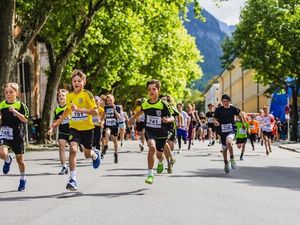 Der DARE2B Alpenstadt City & Trail lockt Bad Reichenhalls sportliche Einwohner und Besucher jeweils im Mai auf die Straßen sowie den Hausberg der oberbayerischen Kurmetropole Der DARE2B Alpenstadt City & Trail lockt Bad Reichenhalls sportliche Einwohner und Besucher jeweils im Mai auf die Straßen sowie den Hausberg der oberbayerischen Kurmetropole