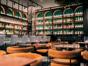 Grand Opening in Berlin Mitte THE DRY GIN & BEEF CLUB feiert Restauranteröffnung mit zahlreichen VIPs & Influencern AM TACHELES Grand Opening in Berlin Mitte THE DRY GIN & BEEF CLUB feiert Restauranteröffnung mit zahlreichen VIPs & Influencern AM TACHELES
