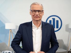 Günther Jauch: Jetzt auch für die Allianz im Einsatz Günther Jauch: Jetzt auch für die Allianz im Einsatz