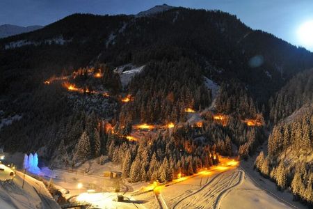 Über 30 Naturrodelbahnen gibt es in Osttirol/Österreich – neun davon, mit insgesamt über 15 Kilometern, sind abends beleuchtet und laden zum stimmungsvollen Nachrodeln ein