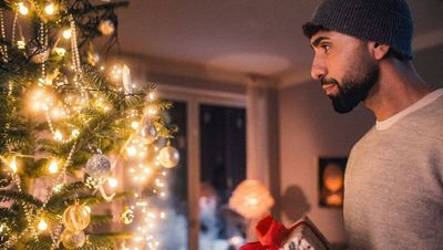 Nach entspannter Fahrt im Ford angekommen: Der Rapper MoTrip