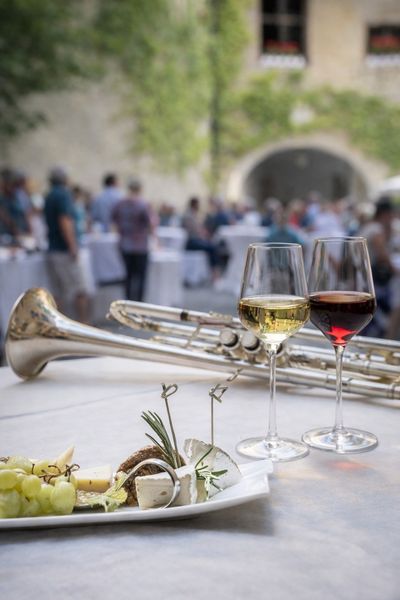 Die Veranstaltungsreihe "Wein.Klang.Frühling" in Schenna richtet sich an Genuss- und Musikliebhaber