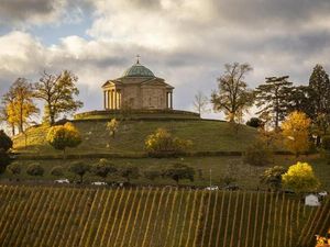 Die Grabkapelle auf dem Württemberg in Stuttgart wurde nach dem Entwurf des Hofbaumeisters Giovanni Salucci errichtet