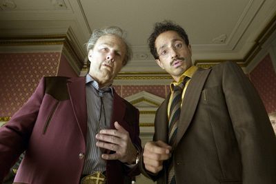 Digger Rockwell (Tom Cruise) und Dr. Ganesh (Riz Ahmed) sondieren die Lage