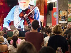 Eventveranstaltung „Kino und Kultur“ in der U-Bahnstation am Kölner Ebertplatz Eventveranstaltung „Kino und Kultur“ in der U-Bahnstation am Kölner Ebertplatz