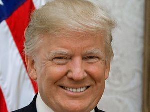 Neue Dokumente aus den Ermittlungen zum Fall Jeffrey Epstein werfen ein anderes Licht auf die Rolle von US-Präsident Donald Trump Neue Dokumente aus den Ermittlungen zum Fall Jeffrey Epstein werfen ein anderes Licht auf die Rolle von US-Präsident Donald Trump