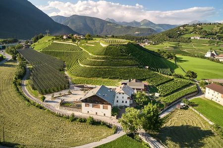Die Marke „Roter Hahn“ hat den Griesserhof zum „Bäuerlichen Schankbetrieb des Jahres 2017/18“ gewählt