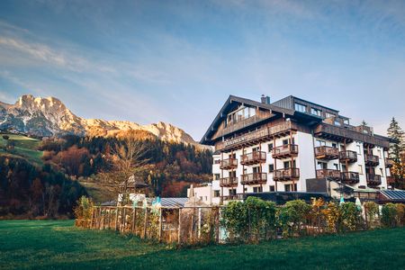 Auch im Herbst bleibt das Hotel Der Löwe ein beliebter Ausgangspunkt für Wanderungen, Bike-Touren und Ausflüge in die Salzburger Alpen