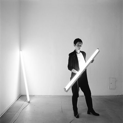 Nikolaus Korab, Portrait Brigitte Kowanz, Wien 1998, Silbergelatine-Print, 44,5 x 44,5 cm, Foto: Niklaus Korab