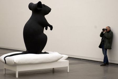Hohle Maus (Edition), 2009, 18,5 x 23,5 cm, Kunststoff, Acrylfarbe