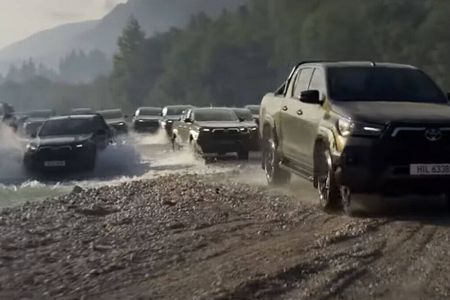 Nicht gern gesehen: Toyota-SUVs im Gelände