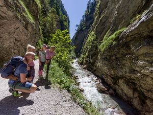 Coole Sache an Sommertagen: Ein Spaziergang durch die Kundler Klamm Coole Sache an Sommertagen: Ein Spaziergang durch die Kundler Klamm