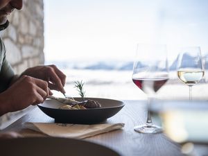 Schennas Spätherbst hält für Urlauber das Beste bereit, was Südtirol außerhalb der Saison zu bieten hat