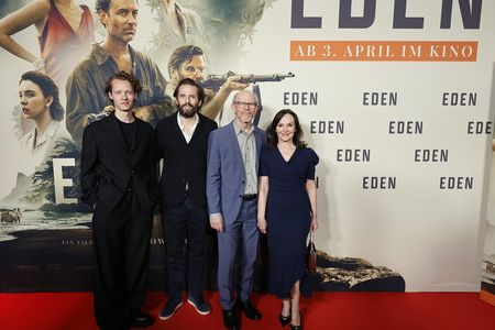  Schauspieler Felix Kammerer, Quirin Berg (LEONINE Studios), Regisseur Ron Howard, Jasna Vavra 