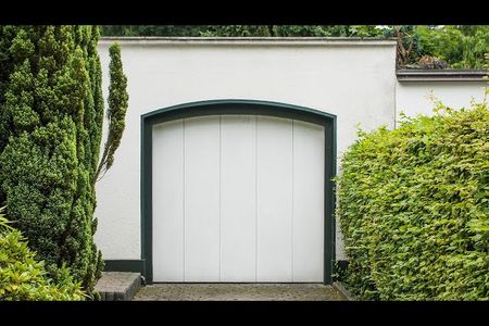 Dabei ist es wichtig, Hindernisse wie das Garagentor oder fest installierte Geräte zu berücksichtigen