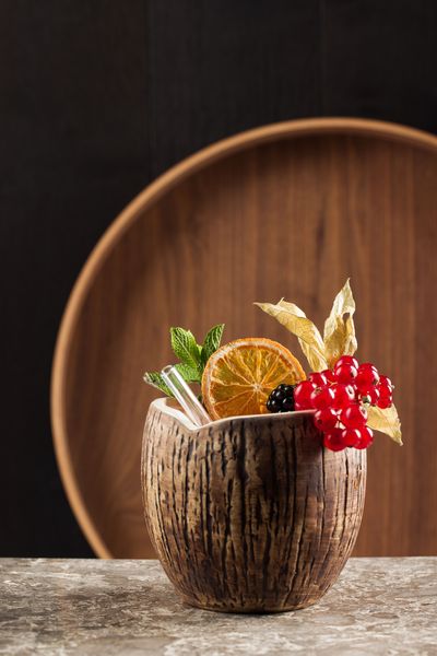 In der Hemingway Bar des Hotel Vier Jahreszeiten Starnberg setzt Gastronomiemanager Christopher Krismer auf frische Zutaten und raffinierte Rezepturen