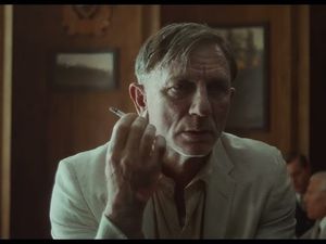 Regisseur Luca Guadagnino schickt einen zerknitterten Daniel Craig auf eine drogenlastige Antihelden-Reise voller ästhetischer Brüche Regisseur Luca Guadagnino schickt einen zerknitterten Daniel Craig auf eine drogenlastige Antihelden-Reise voller ästhetischer Brüche
