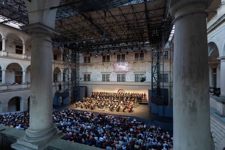 Das Schloss in Litomyšl verwandelt sich im Sommer in eine Bühne für Opern-Begeisterte. Das UNESCO-Schloss mit dem historischen Theater ist das ganze Jahr über einen Besuch wert