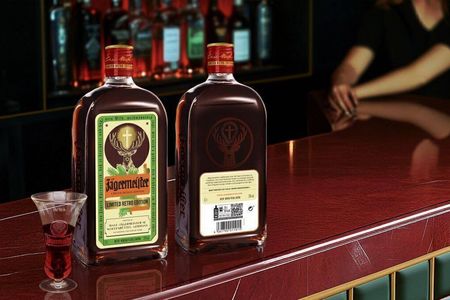 Retro-Edition zu 90. Jubiläum Mast-Jägermeister