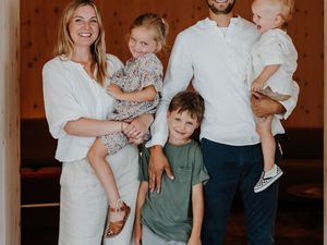 Seit Stephan Mühlmann den Leitlhof 2019 von seinen Eltern übernahm, hat sich viel verändert. Vielleicht werden die Kinder von seiner Frau Evelin und ihm die Philosophie einmal fortsetzen Seit Stephan Mühlmann den Leitlhof 2019 von seinen Eltern übernahm, hat sich viel verändert. Vielleicht werden die Kinder von seiner Frau Evelin und ihm die Philosophie einmal fortsetzen