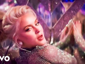 VENUS von Zara Larsson ist ein Pop-Album, das einer Göttin würdig ist VENUS von Zara Larsson ist ein Pop-Album, das einer Göttin würdig ist