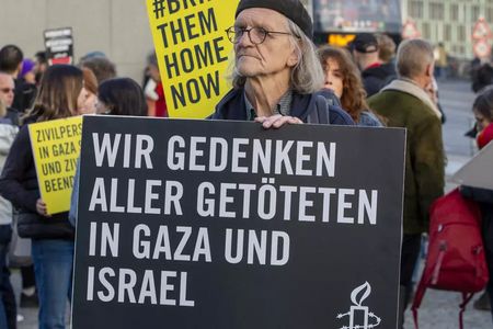 Kundgebung von Amnesty und weiteren Organisationen für einen gerechten Frieden in Palästina und in Israel am 18. Oktober in Berlin